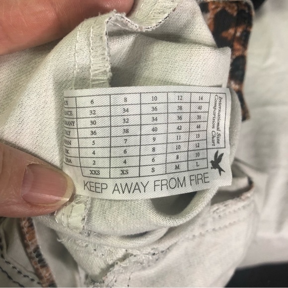 One Teaspoon Surrender Leopard Print Jean Jacket - Picture 10 of 11